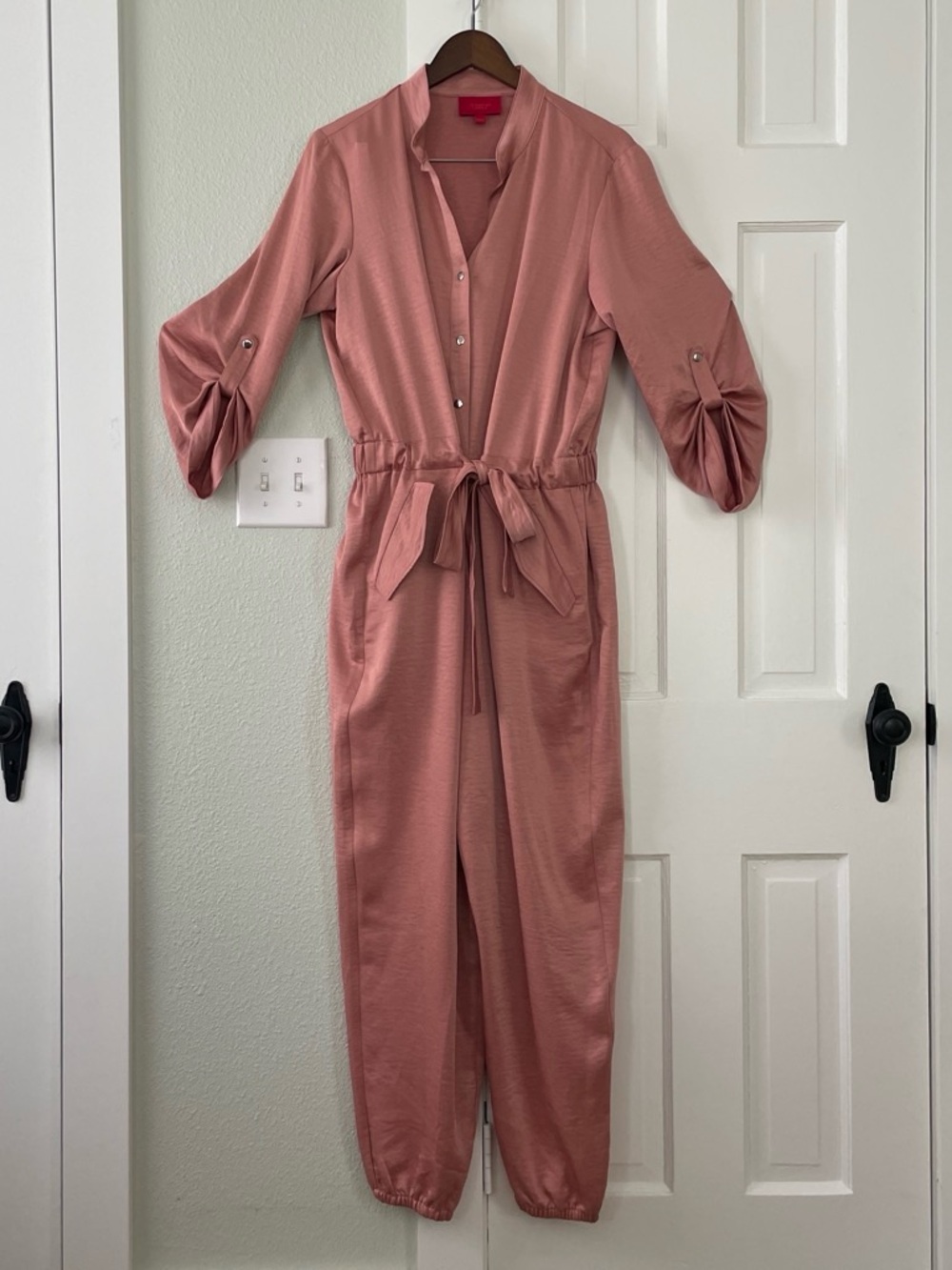 Jennifer Lopez Coral Pink Jumpsuit with Tie Waist - Picture 2 of 8